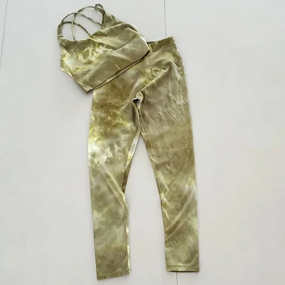 Tie Dye Sport Set- Leggings + Bra - Picture 2 of 4